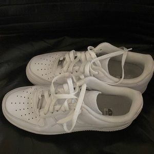 All white Air Force 1 Men’s Size 8